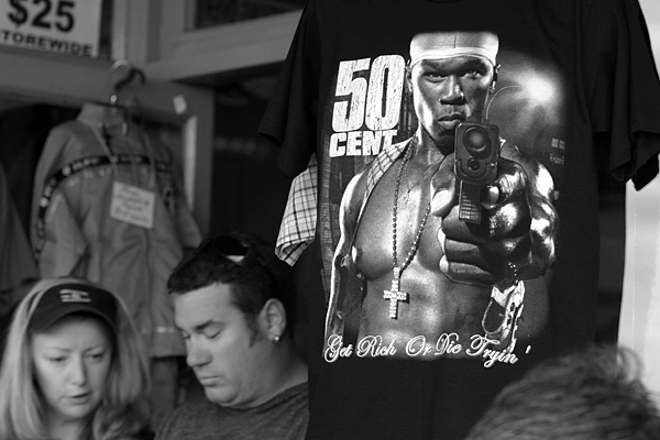 50cent-lakesentrance10d110104.jpg